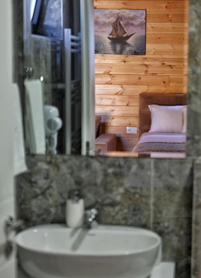 Hotel Bujtina Siar Pogradec Zewnętrze zdjęcie