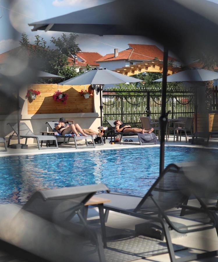 Hotel Bujtina Siar Pogradec Zewnętrze zdjęcie